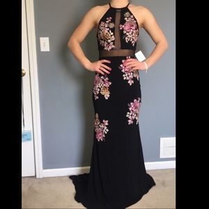 Prom dress size 2 (never worn)